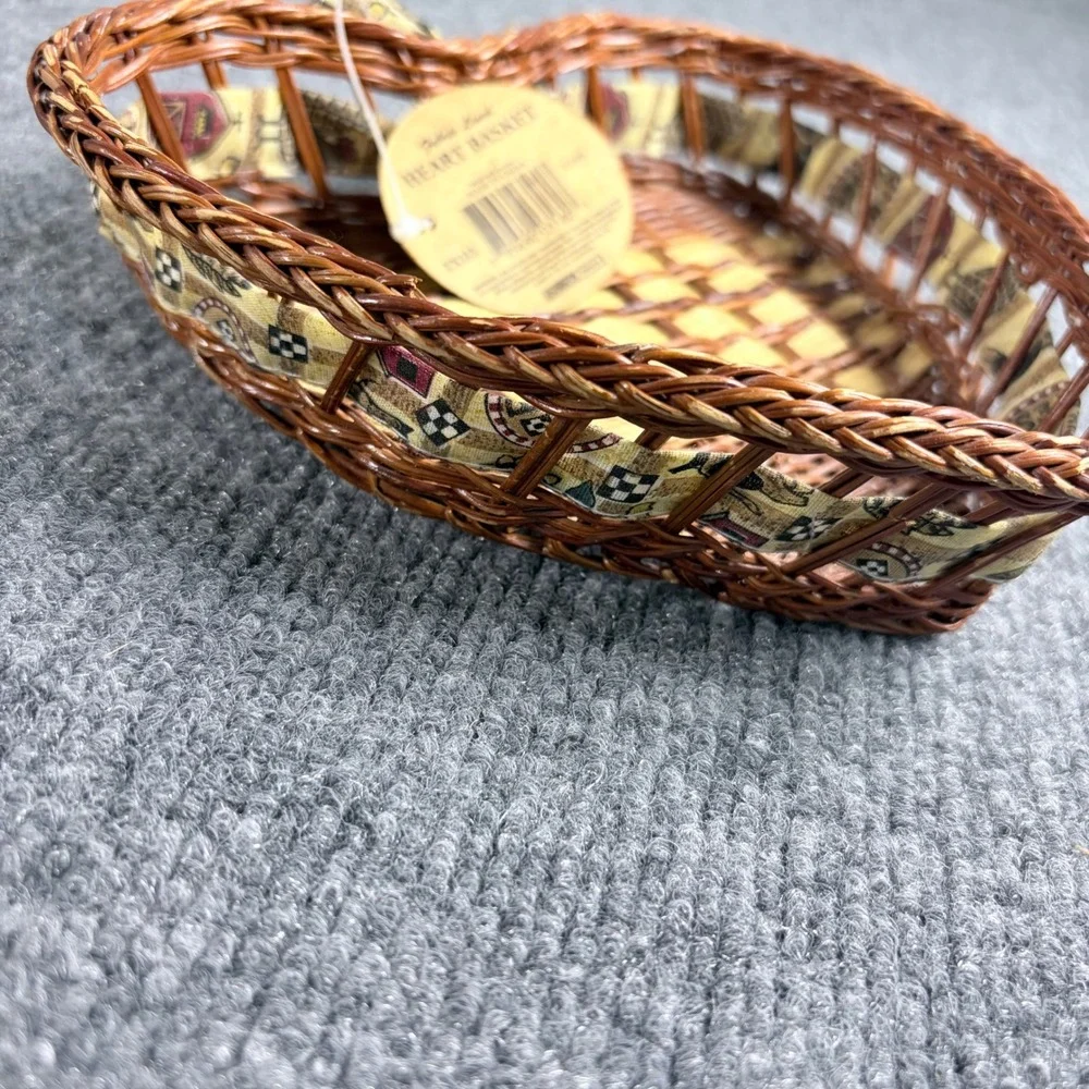 Vintage 1998 Home Styles Hermitage Pottery Heart‎ Wicker Basket Fabric Lined